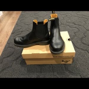 Dr. marten 2976 Smooth Chelsea Boots